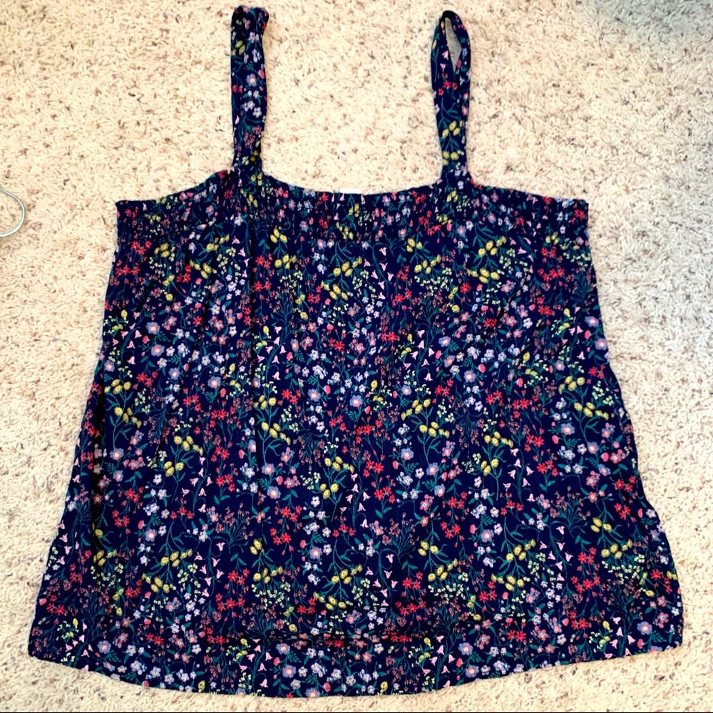 Navy flowered swing tank top - summer in a shirt! 🌸